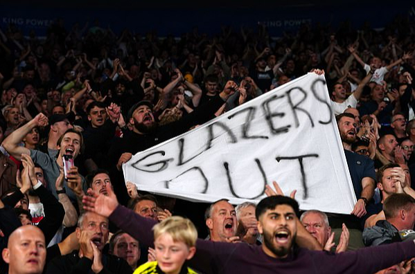 Nh&agrave; Glazer rao b&aacute;n Man United gi&aacute; 9 tỉ bảng - Ảnh 3.