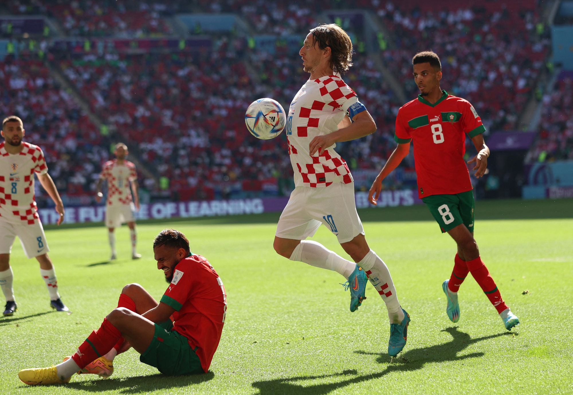 World Cup 2022: Á quân thế giới gặp khó ở trận mở màn bảng F - Ảnh 1.