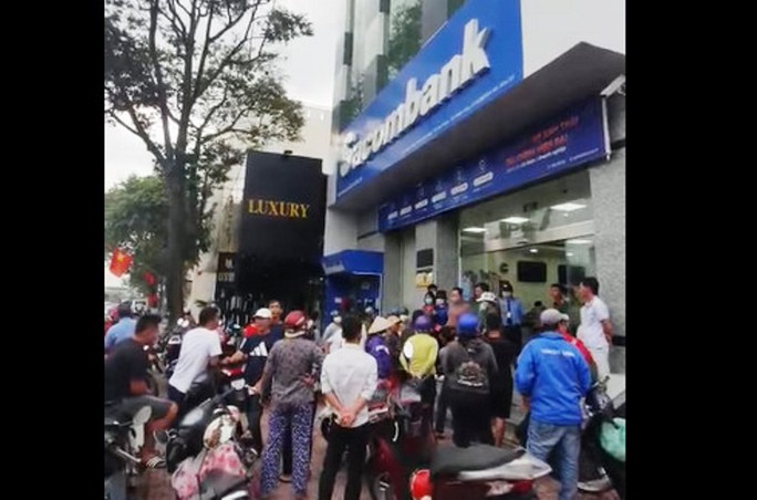 Khởi tố 4 cựu nh&acirc;n vi&ecirc;n Ph&ograve;ng Giao dịch Sacombank Cam Ranh - Ảnh 2.