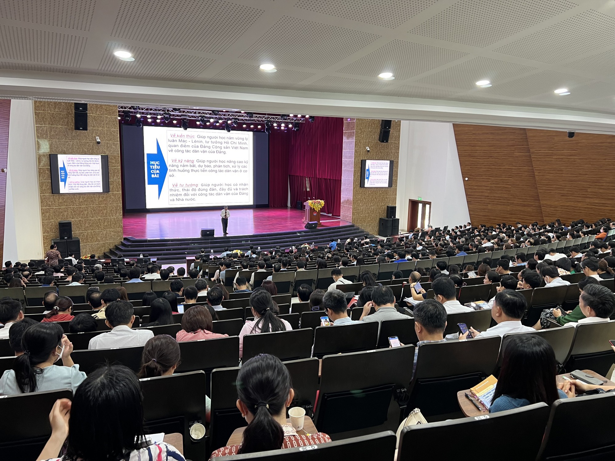 Bồi dưỡng nghiệp vụ công tác Đảng cho bí thư chi bộ và cấp ủy viên cơ sở