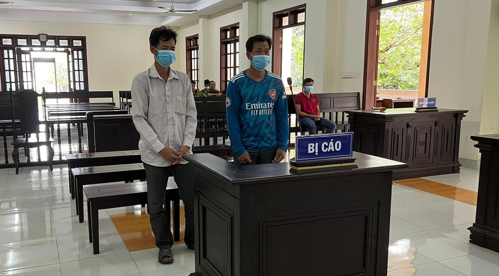 2 c&aacute;t tặc trả gi&aacute; v&igrave; ngoan cố - Ảnh 1.