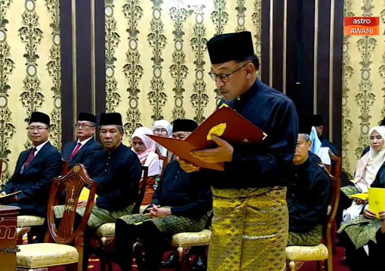 Cuộc đời thăng trầm hơn cả phim của tân thủ tướng Malaysia