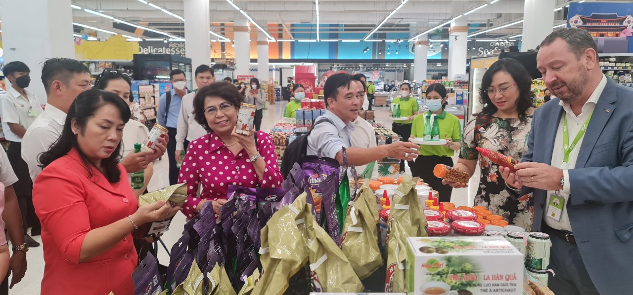 Đoàn đại biểu TP HCM học tập kinh nghiệm bán lẻ tại Thái Lan