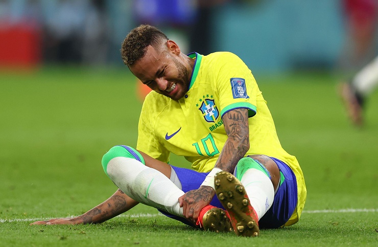Neymar dính chấn thương, Selecao thót tim nguyện cầu - Ảnh 4.