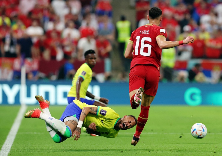 Neymar dính chấn thương, Selecao thót tim nguyện cầu - Ảnh 3.