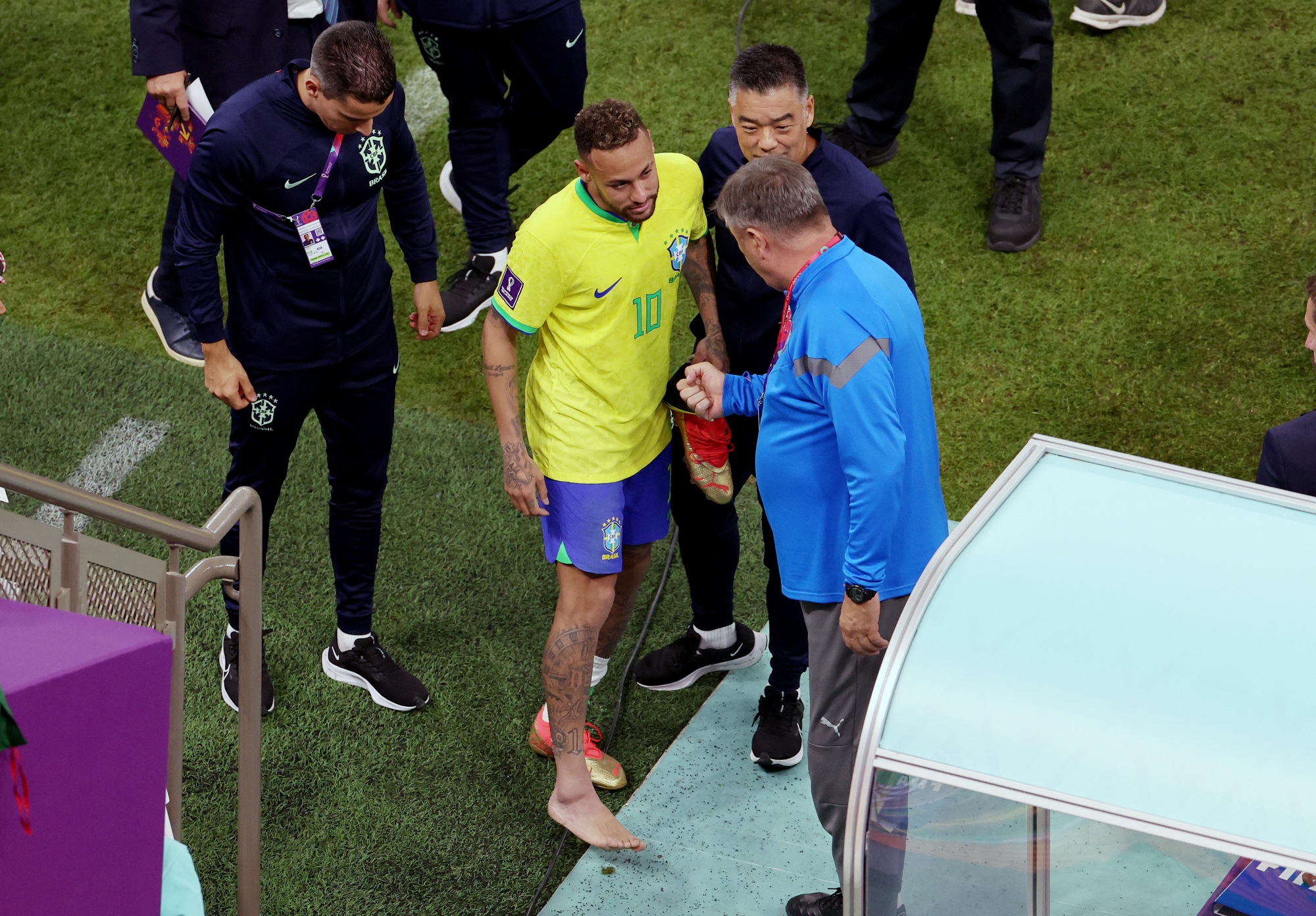 Neymar dính chấn thương, Selecao thót tim nguyện cầu - Ảnh 7.