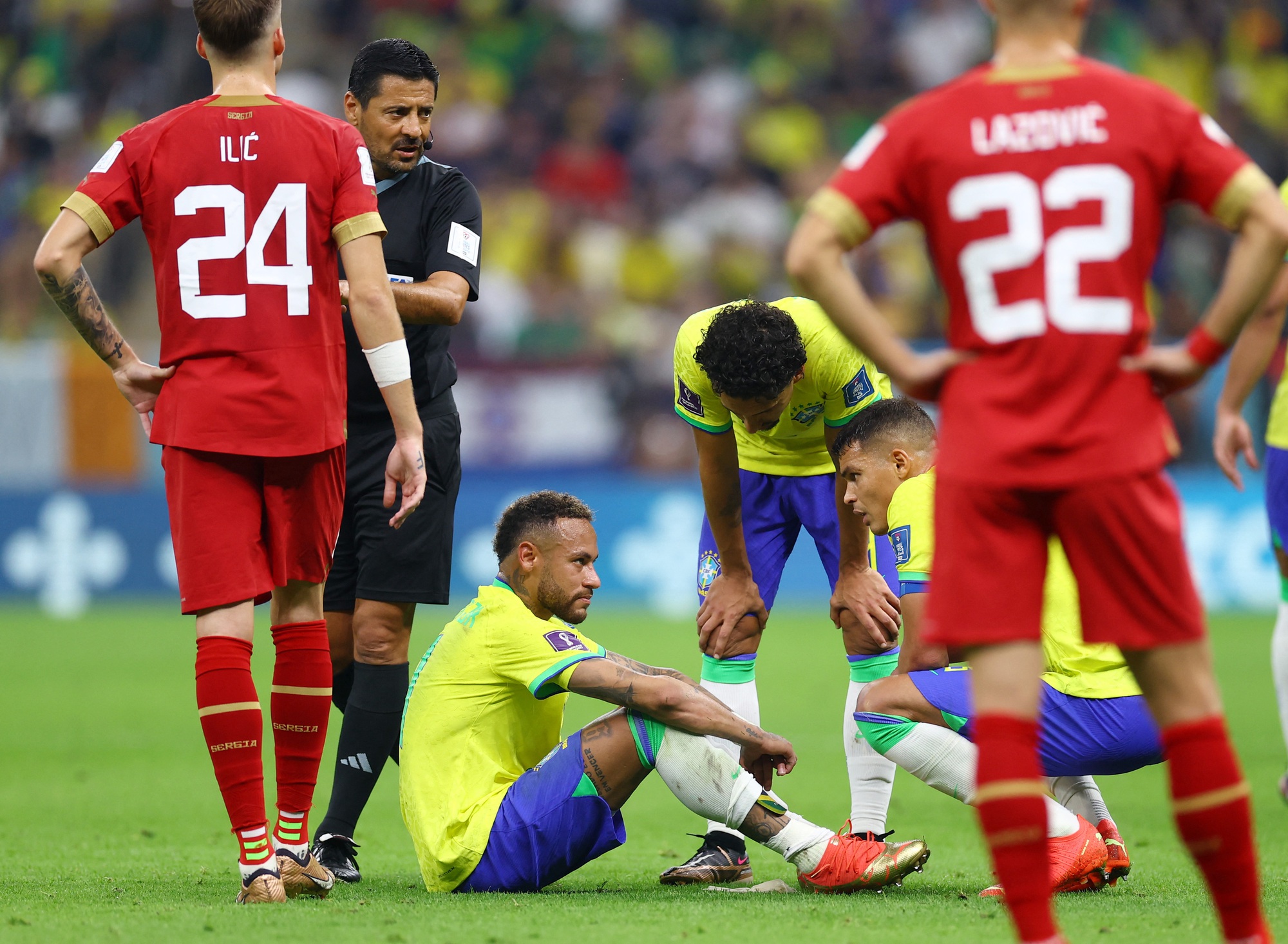 Neymar dính chấn thương, Selecao thót tim nguyện cầu - Ảnh 6.