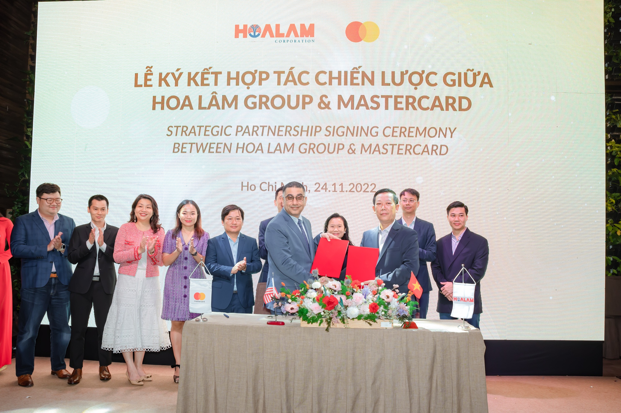 Mastercard hợp tác chiến lược với Tập đoàn Hoa Lâm