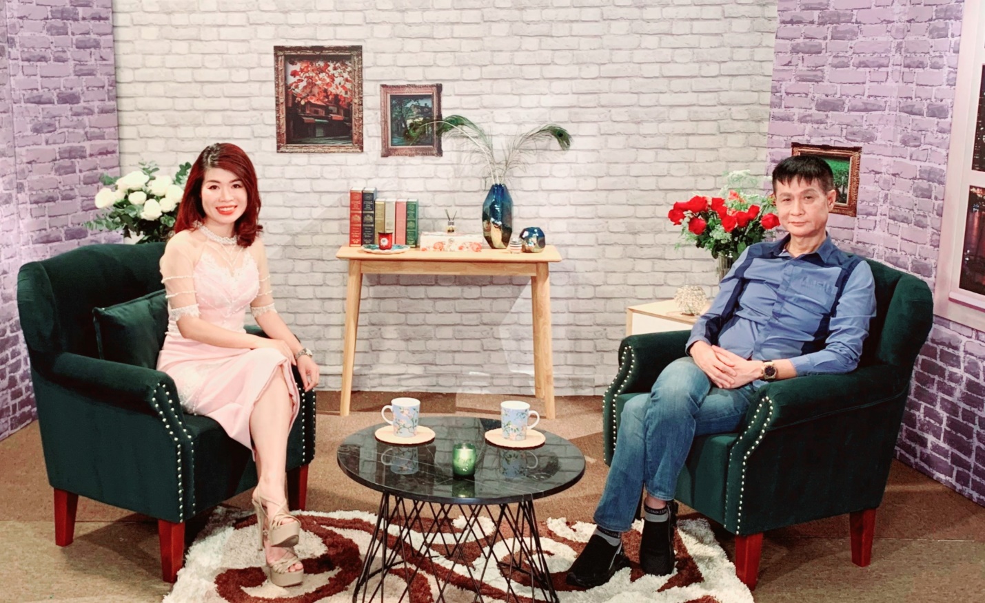 Diễn giả MC Thi Thảo dẫn &ldquo;Chuyện đ&ecirc;m muộn&rdquo; &ndash; VTV3  - Ảnh 2.