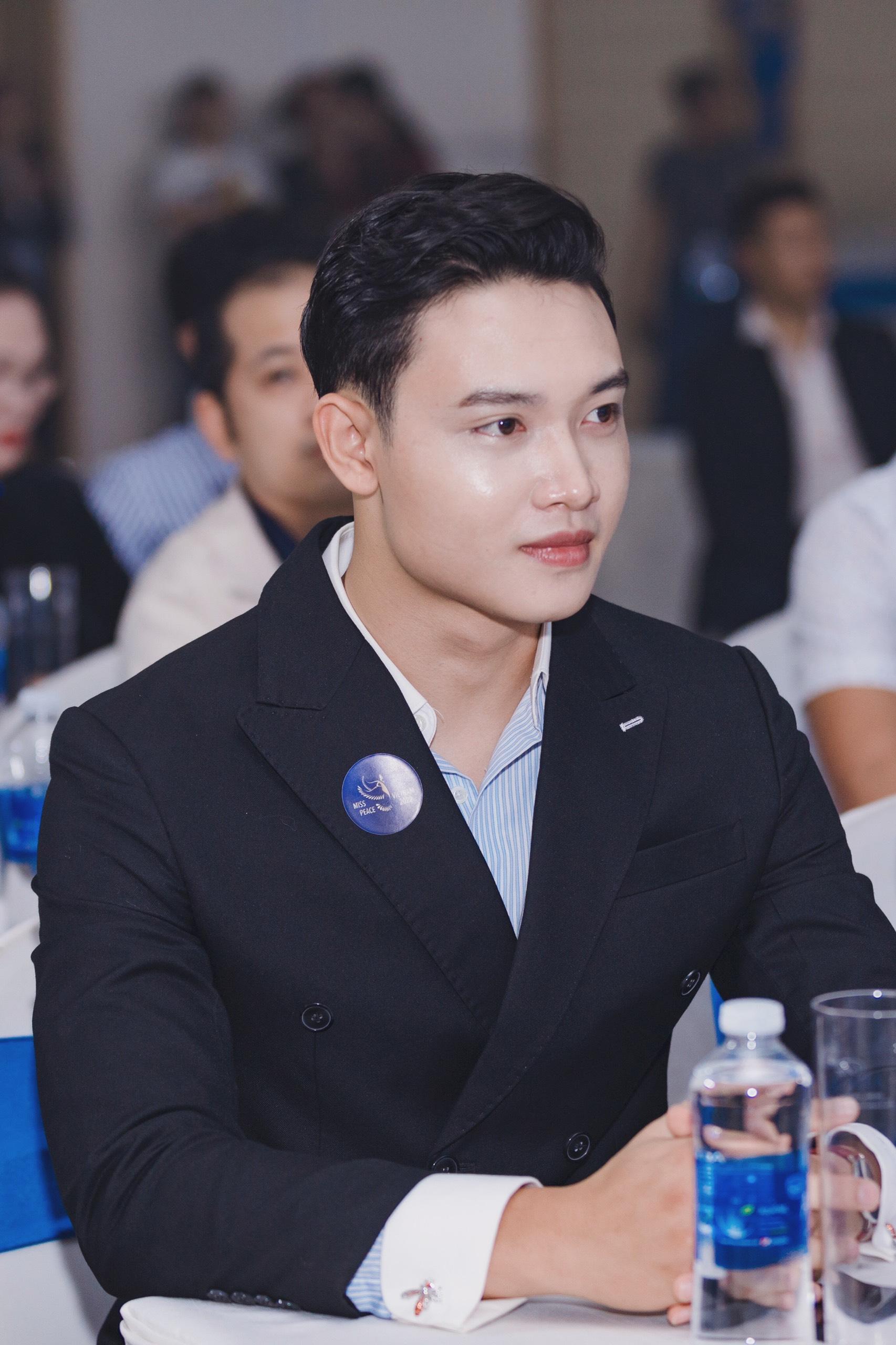 Diễn vi&ecirc;n Ng&ocirc; C&ocirc;ng Tuấn Anh- Ch&agrave;ng trai đắt show với c&aacute;c TVC quảng c&aacute;o - Ảnh 4.