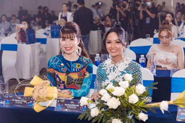 Diễn giả MC Thi Thảo dẫn &ldquo;Chuyện đ&ecirc;m muộn&rdquo; &ndash; VTV3  - Ảnh 7.