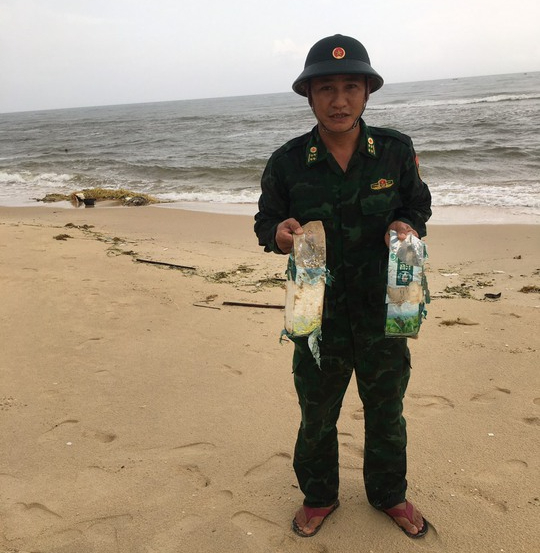 Liên tiếp phát hiện gói nilon "lạ" ở Quảng Trị