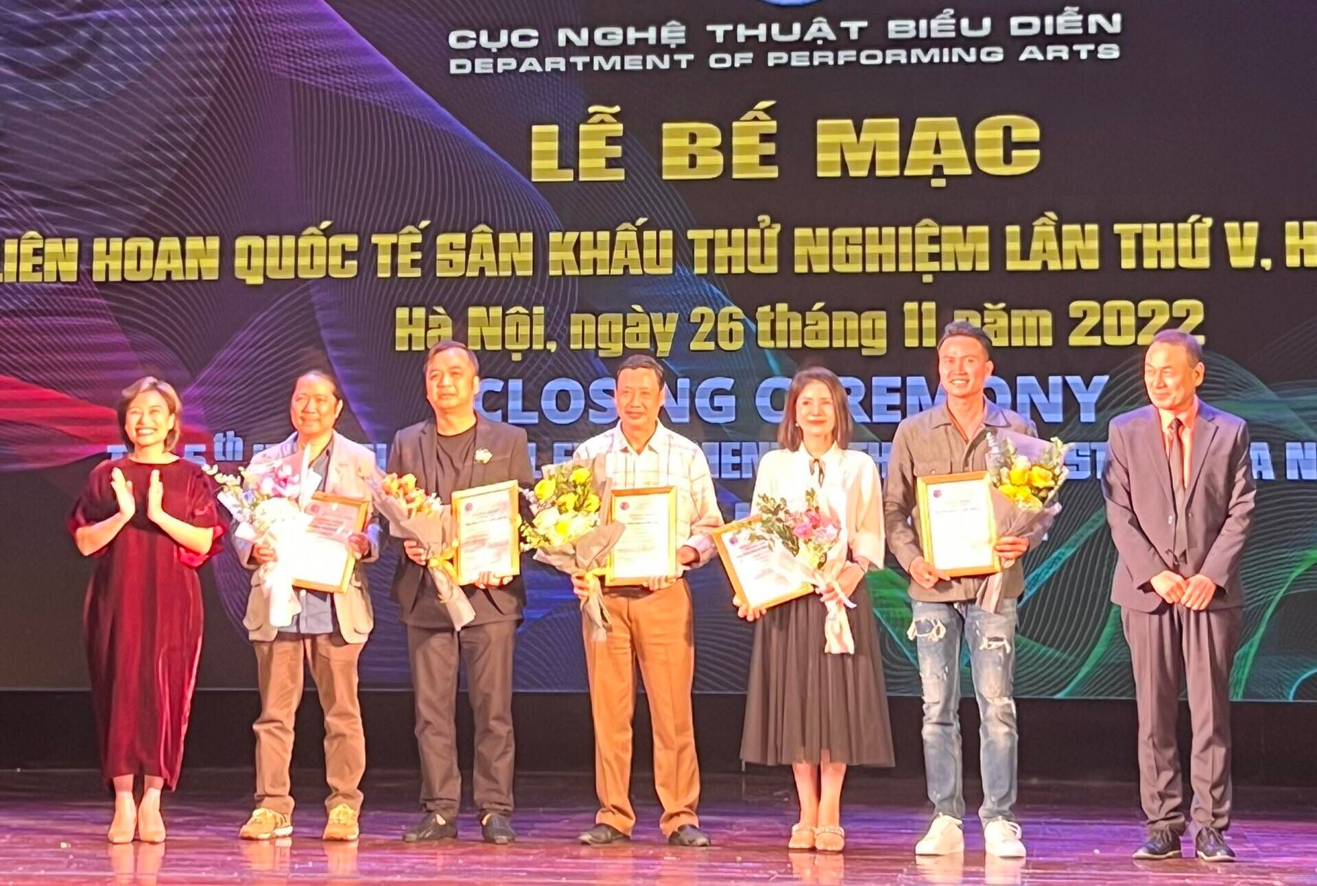 82 giải thưởng được trao tại Li&ecirc;n hoan quốc tế s&acirc;n khấu thử nghiệm lần V &ndash; năm 2022 - Ảnh 4.