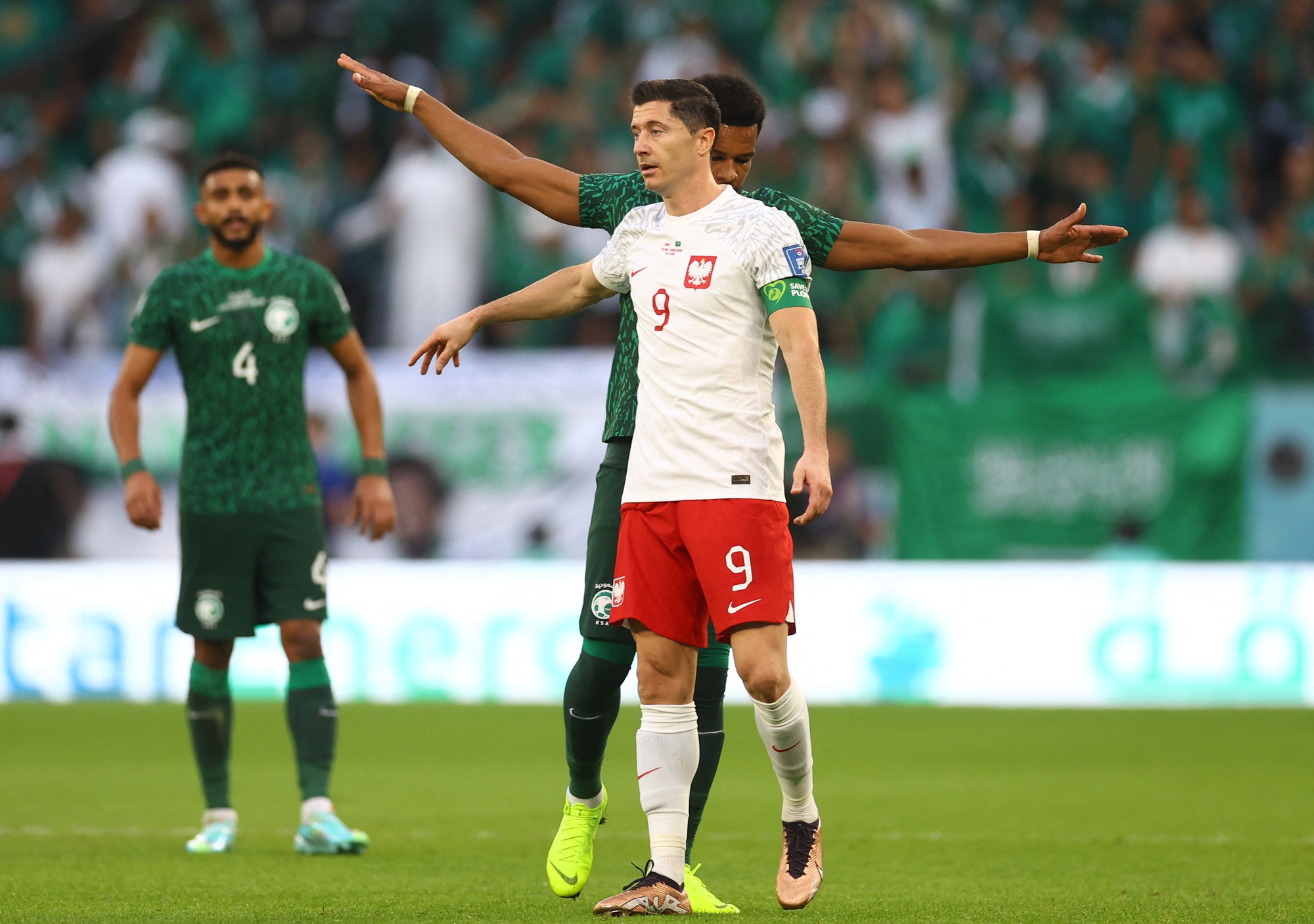 Thắng Ả Rập Saudi 2-0, Đại b&agrave;ng trắng Ba Lan bay cao s&acirc;n Al Rayyan - Ảnh 6.