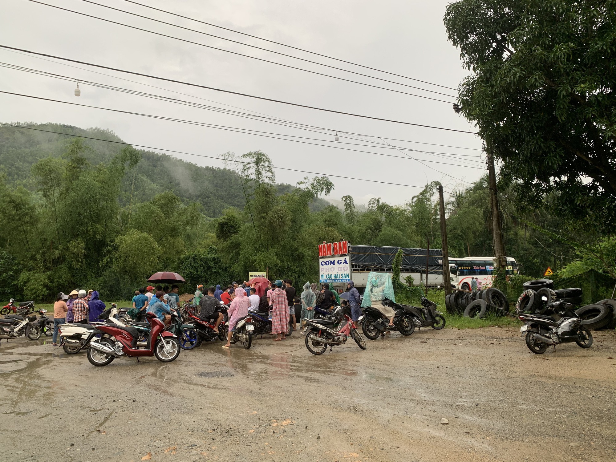 Ph&uacute; Y&ecirc;n: Tai nạn thảm khốc, 3 người trong gia đ&igrave;nh tử vong - Ảnh 2.