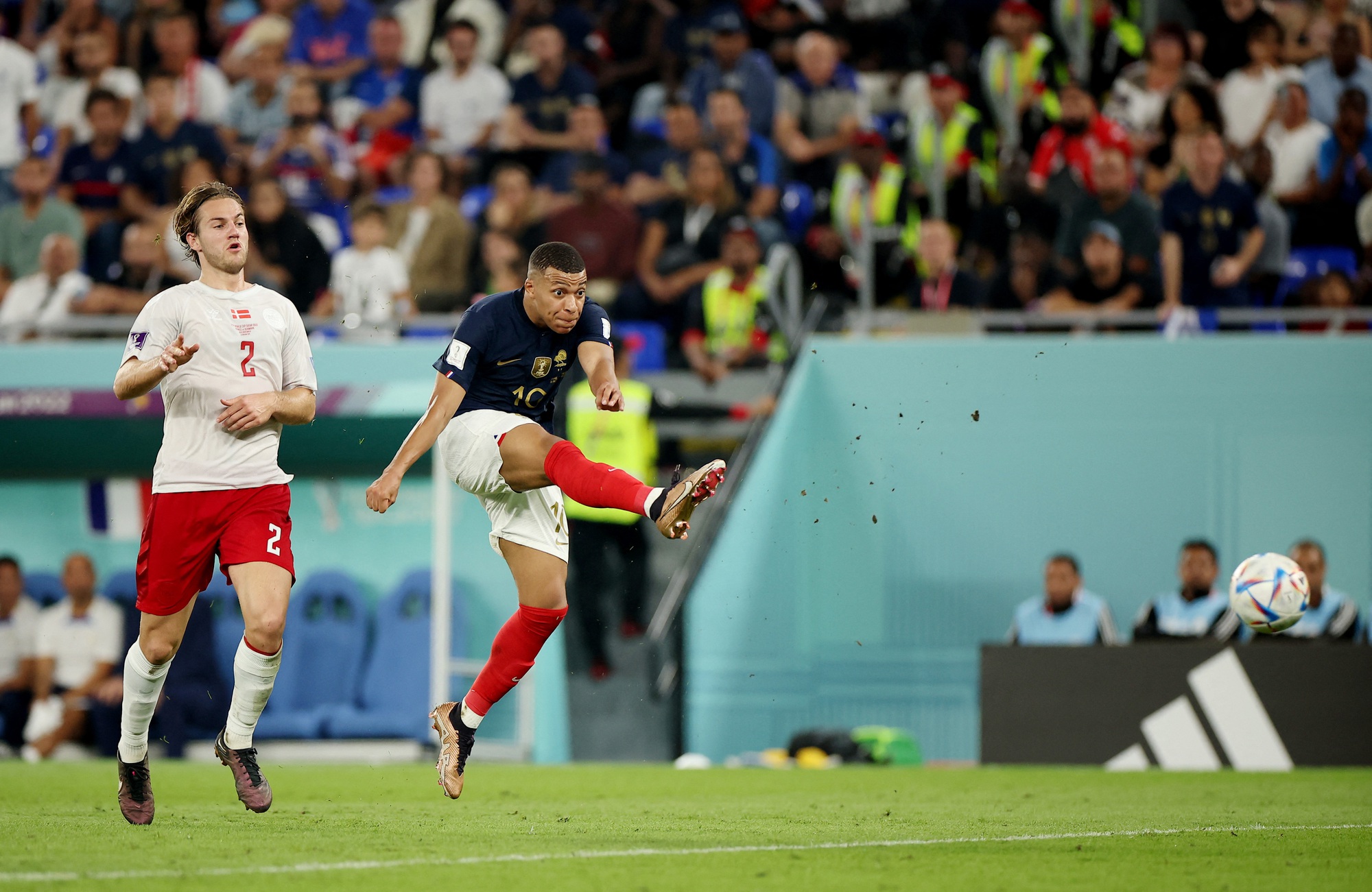 Mbappe lập c&uacute; đ&uacute;p, tuyển Ph&aacute;p sớm gi&agrave;nh suất v&agrave;o v&ograve;ng 1/8 World Cup 2022 - Ảnh 4.