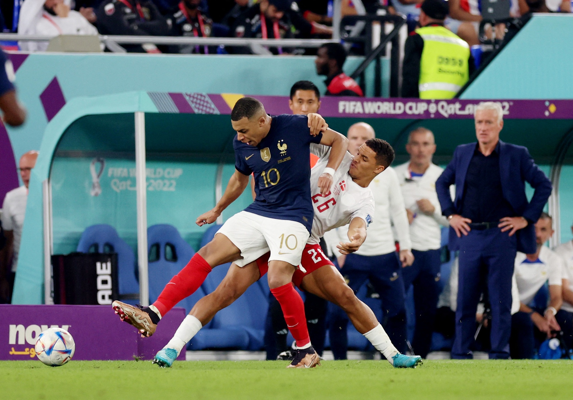 Mbappe lập c&uacute; đ&uacute;p, tuyển Ph&aacute;p sớm gi&agrave;nh suất v&agrave;o v&ograve;ng 1/8 World Cup 2022 - Ảnh 2.