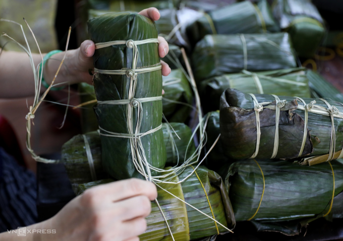 Các kiểu bánh tét miền Tây ngon không cưỡng - Ảnh 1.