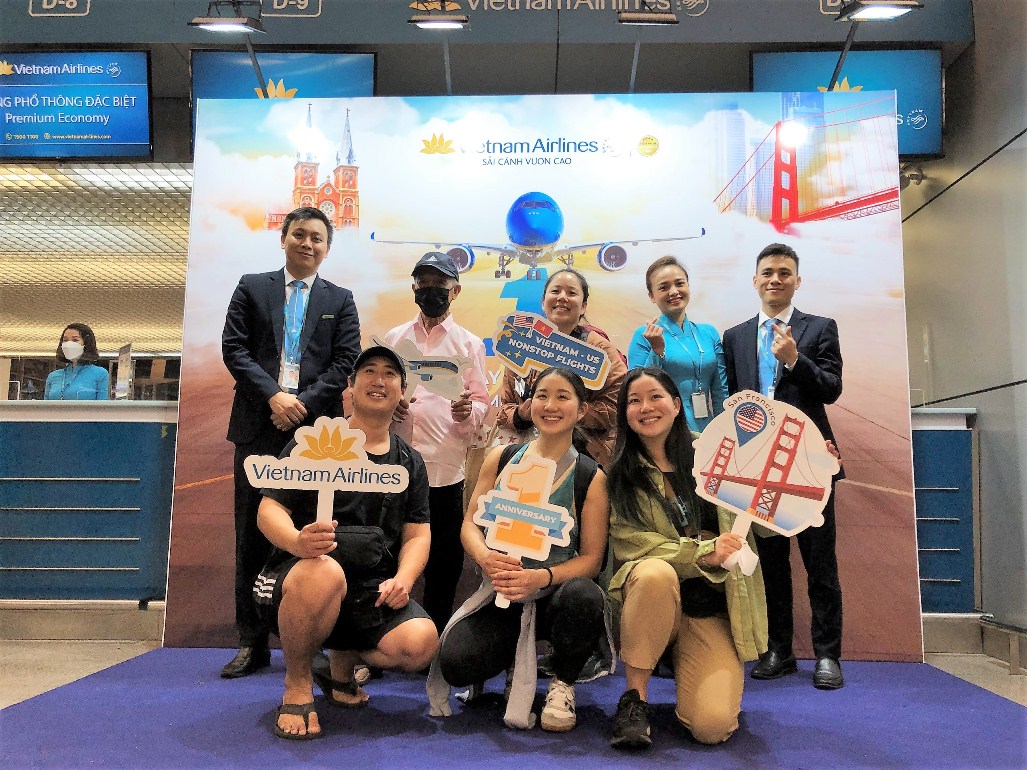 Chuyến bay đặc biệt 1 năm Vietnam Airlines mở đường bay thẳng Việt - Mỹ - Ảnh 2.