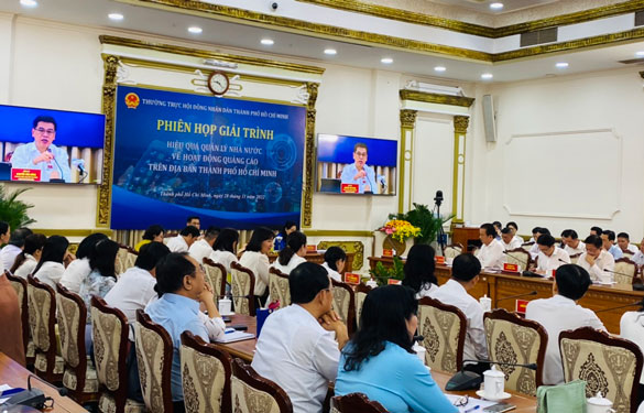 Quảng cáo ngoài trời: Không để mạnh ai nấy làm!