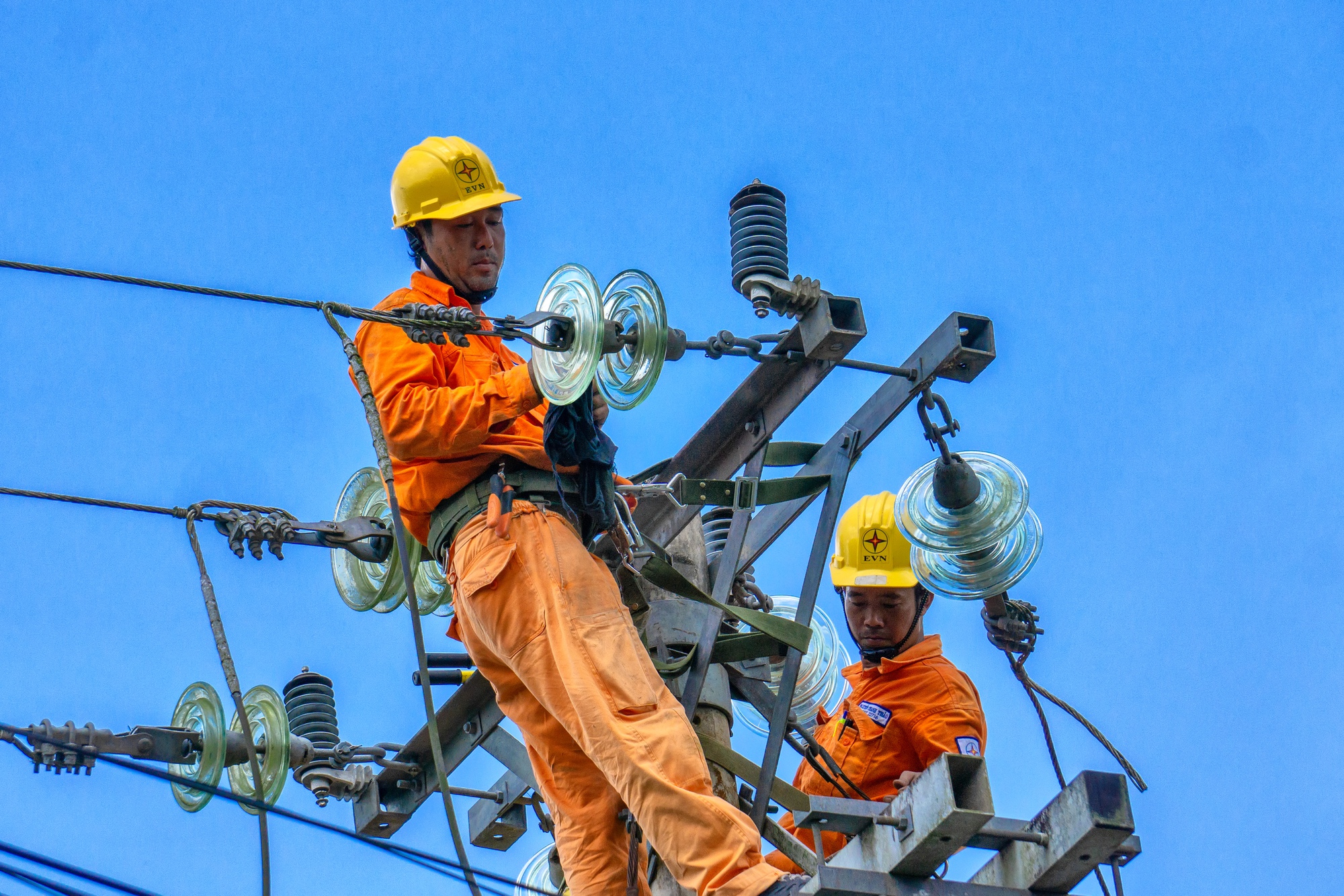 EVN quyết liệt nhiều giải ph&aacute;p tiết giảm chi ph&iacute; trước kh&oacute; khăn - Ảnh 2.