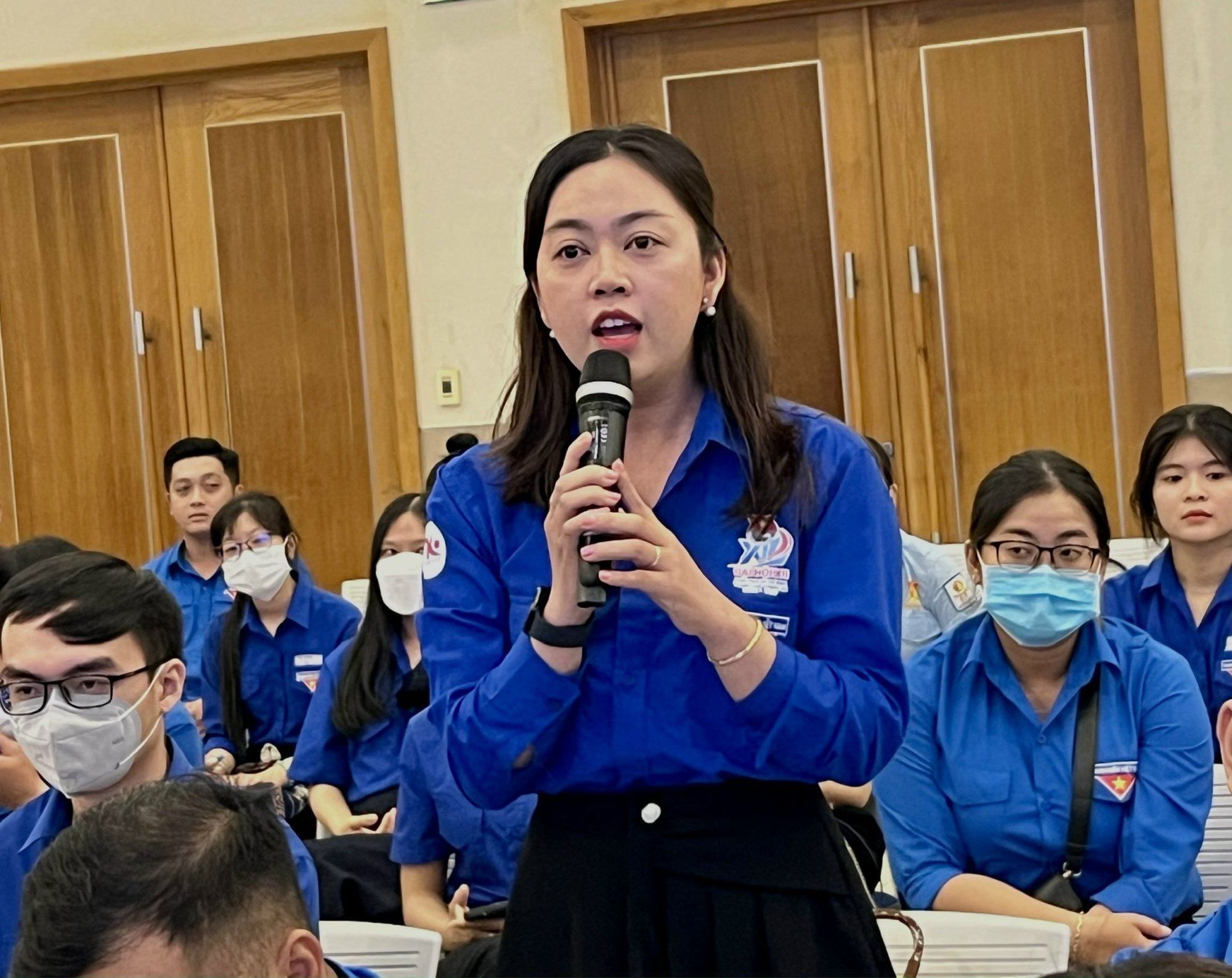 Chủ tịch UBND tỉnh Bình Dương đối thoại với thanh niên - Ảnh 1.