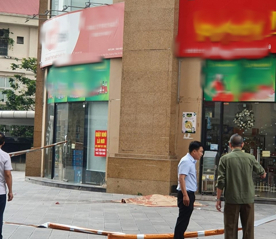 Người đàn ông rơi từ tầng cao khu chung cư tử vong