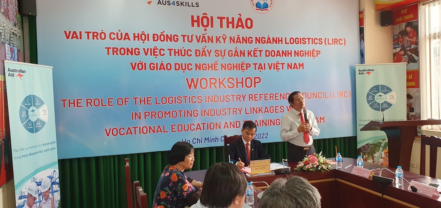 Hoàn thiện mô hình gắn kết doanh nghiệp và đào tạo logistics