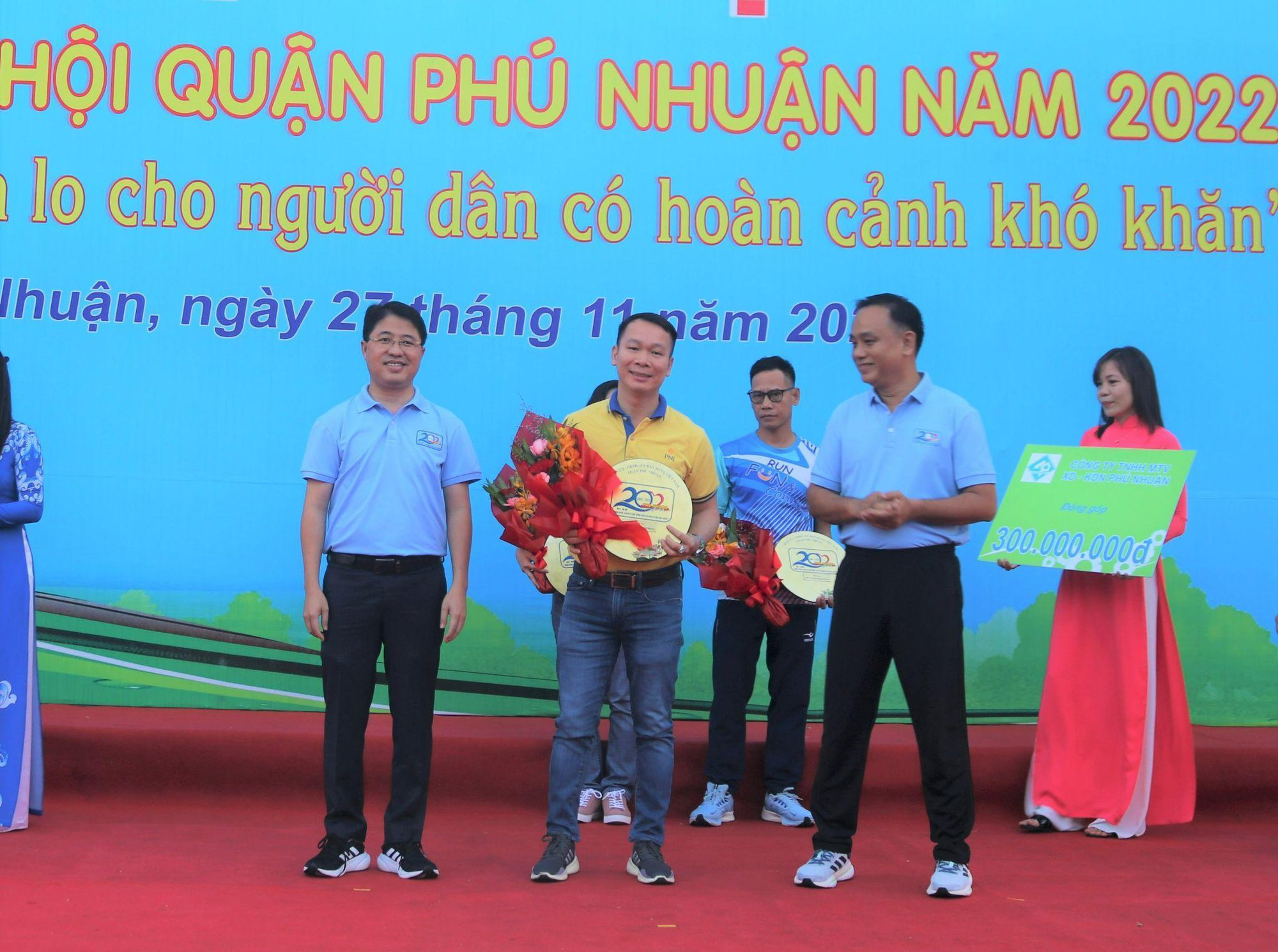 PNJ đi bộ đồng h&agrave;nh g&acirc;y quỹ cho người d&acirc;n c&oacute; ho&agrave;n cảnh kh&oacute; khăn - Ảnh 1.