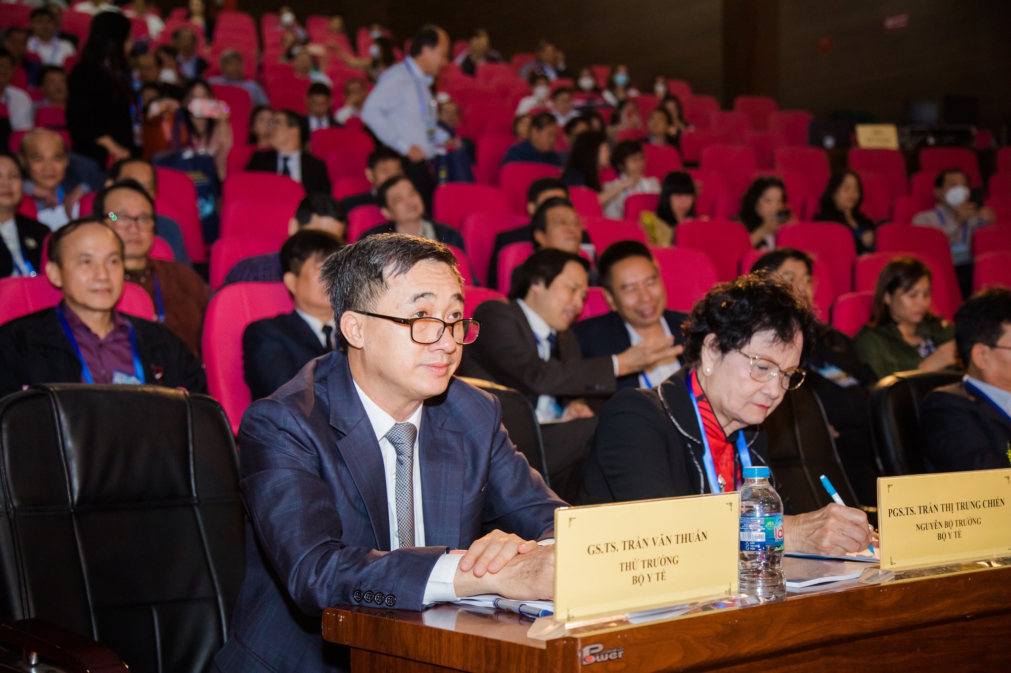 Tháo gỡ những khó khăn cho các cơ sở y tế, bệnh viện