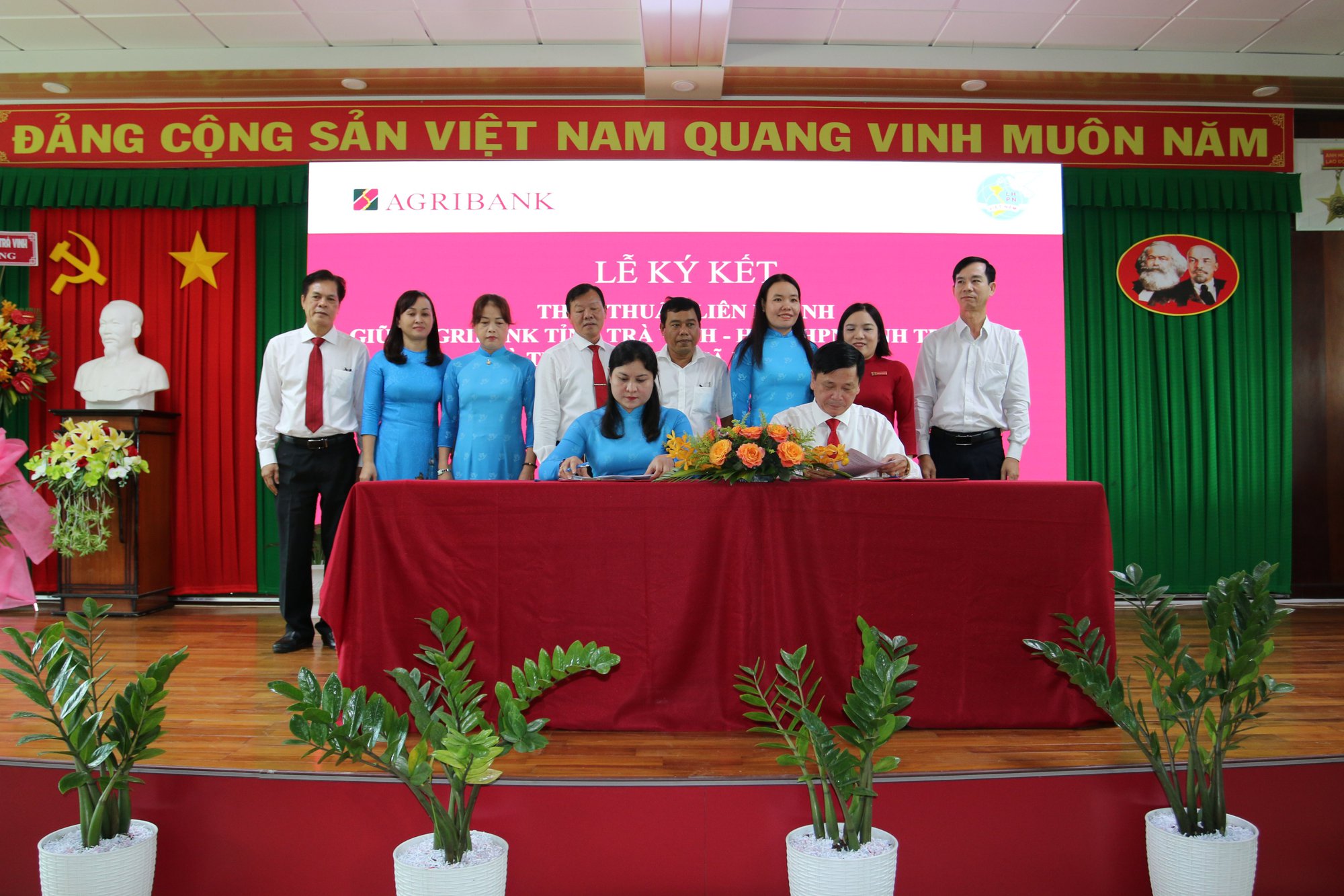 Agribank Trà Vinh ký kết thỏa thuận liên ngành với Hội Liên hiệp Phụ nữ tỉnh - Ảnh 1.