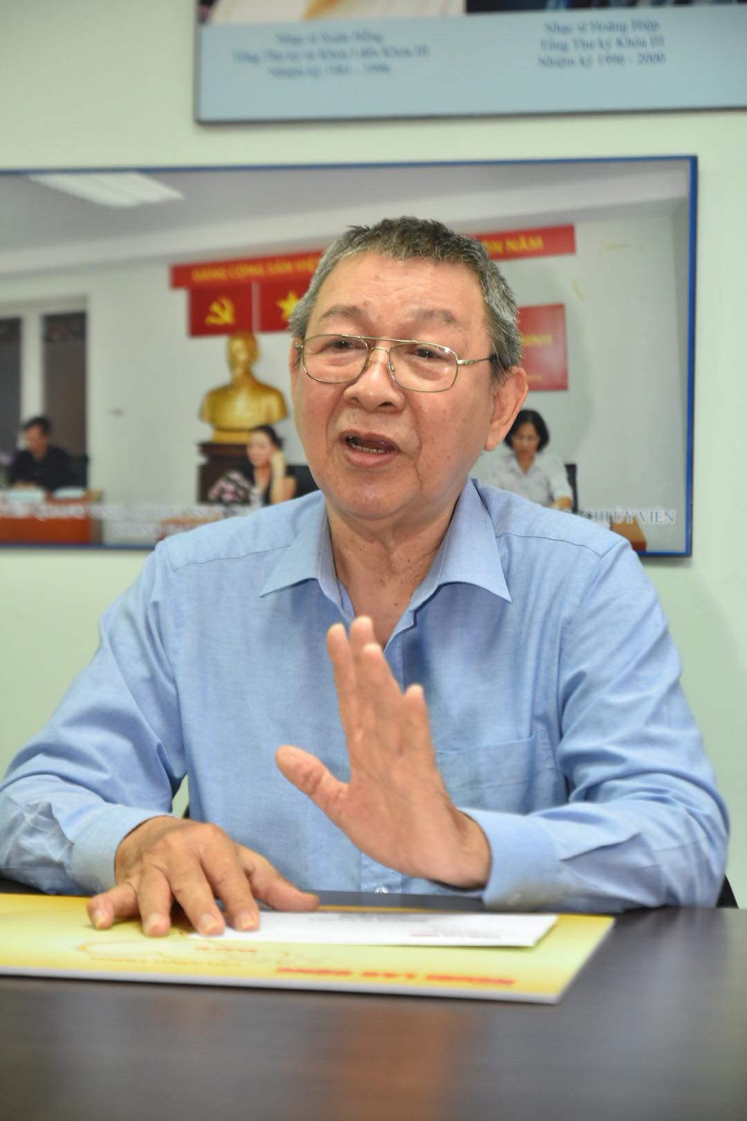 Mai V&agrave;ng nh&acirc;n &aacute;i thăm nhạc sĩ L&ecirc; Văn Lộc v&agrave; NSƯT - ca sĩ Nhất Sinh - Ảnh 2.