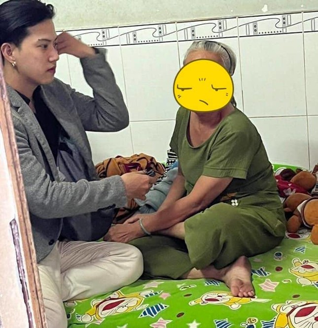 Nờ &Ocirc; N&ocirc; đến nh&agrave; xin lỗi cụ b&agrave; trong clip, lập k&ecirc;nh tiktok mới - Ảnh 4.
