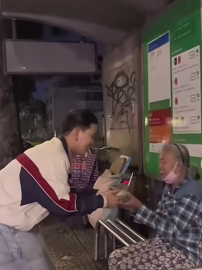 Lên án các cá nhân câu view bất chấp