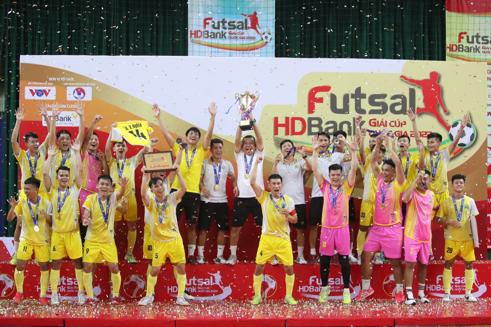 CLB Thái Sơn Nam tiếp tục trở thành "cựu vương" giải futsal quốc nội