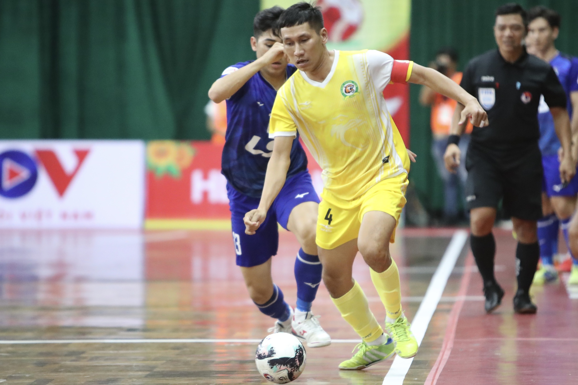CLB Th&aacute;i Sơn Nam tiếp tục trở th&agrave;nh cựu vương giải futsal quốc nội - Ảnh 5.
