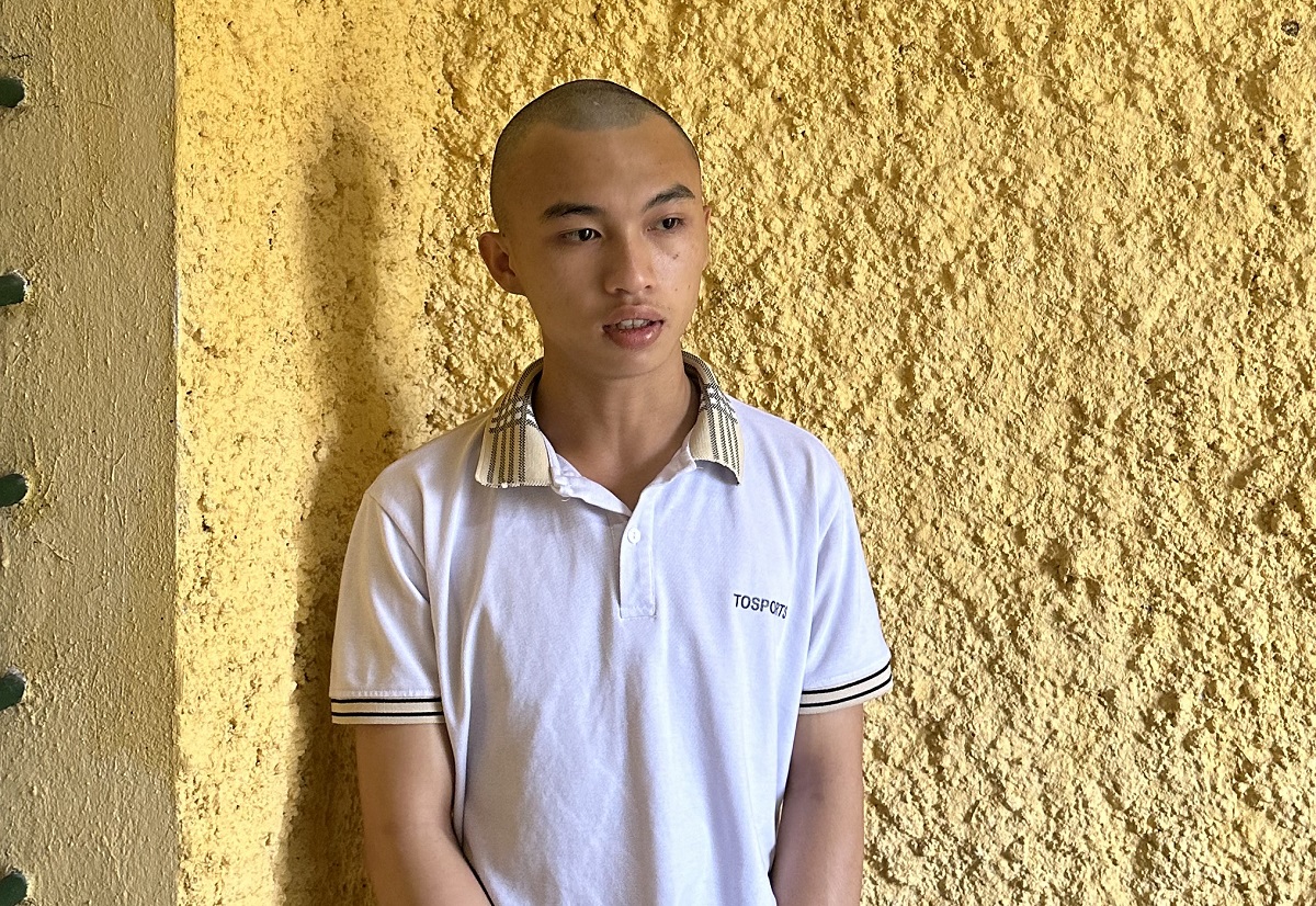 Nghi ngờ bị "cướp" người yêu, cầm đá ném vỡ đầu người khác