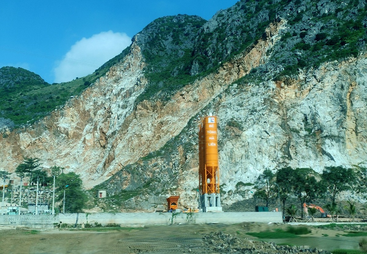 Doanh nghiệp xây dựng trạm trộn bêtông không phép
