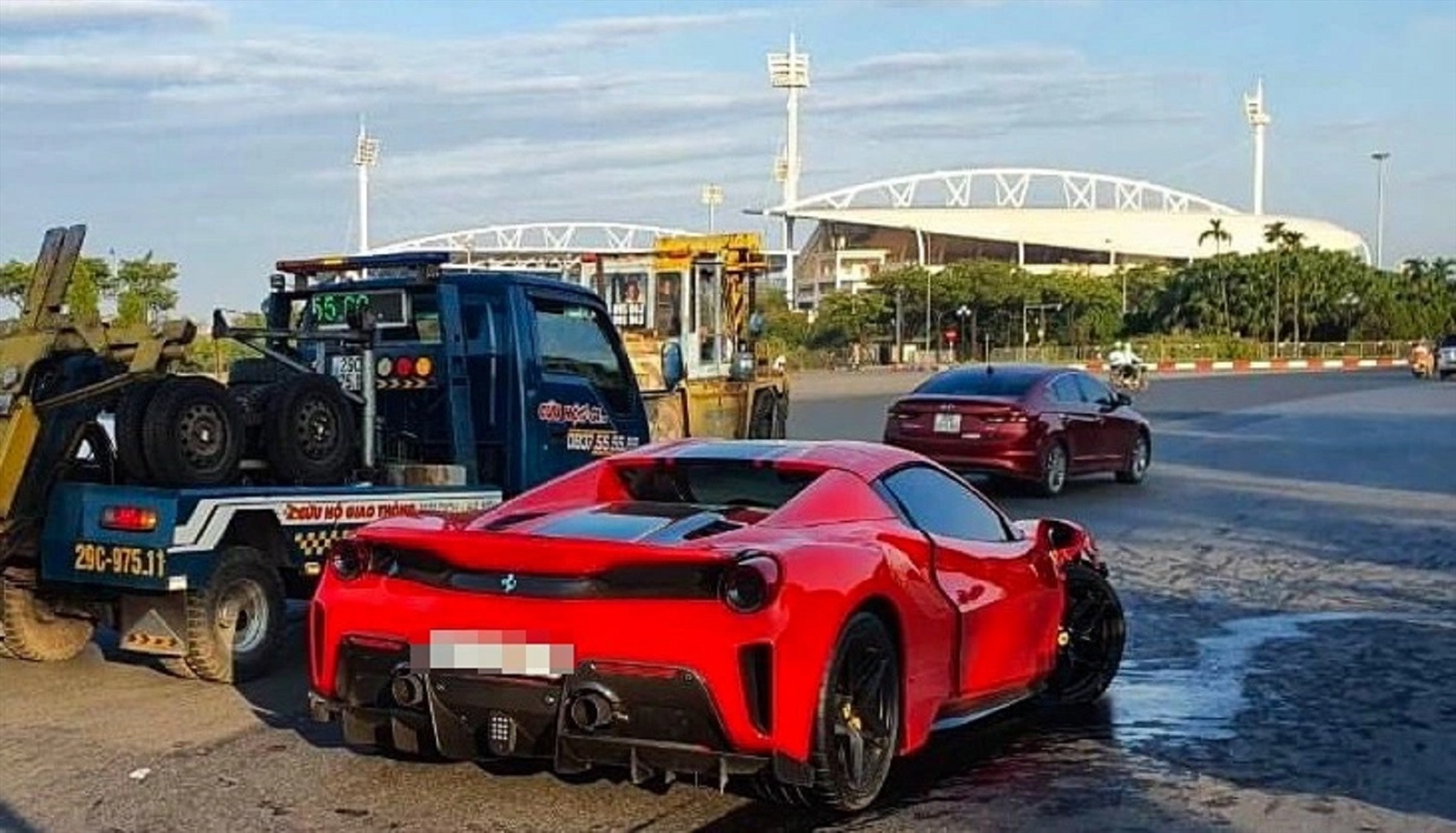 Tài xế lái Ferrari tông chết người ở Hà Nội đã ra đầu thú
