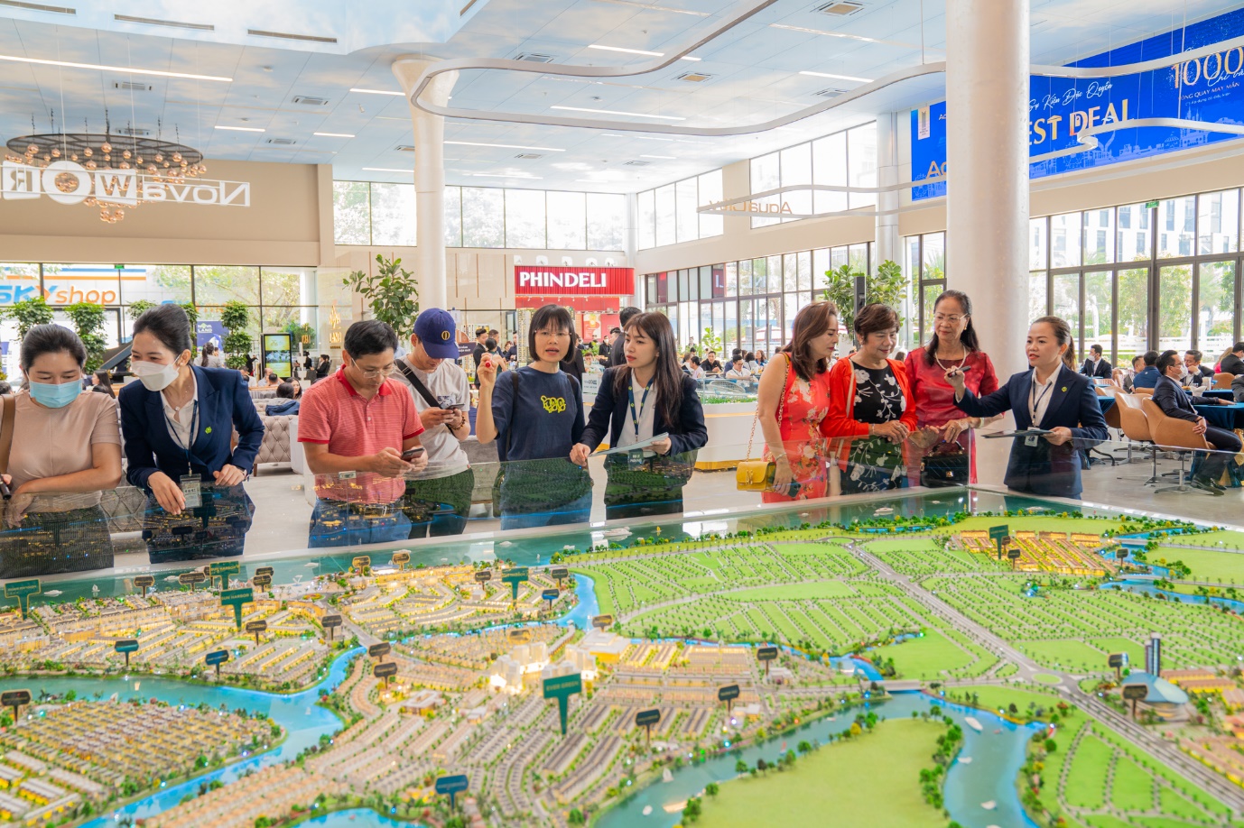 Thị trường s&ocirc;i động với sự kiện &ldquo;Best Deal - Đặc quyền đầu tư&rdquo; bất động sản giới hạn - Ảnh 1.