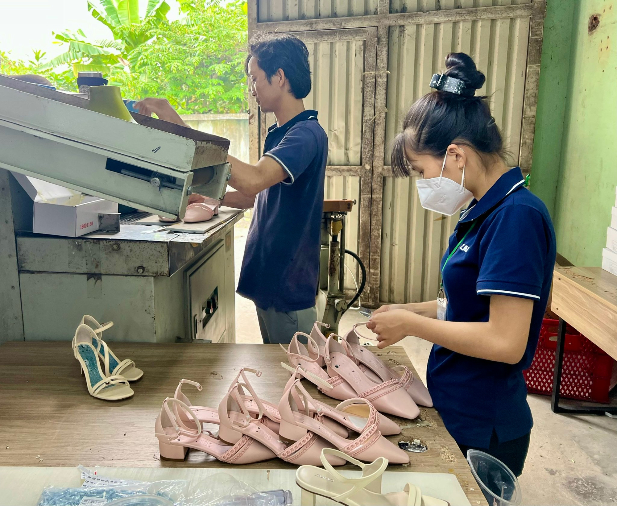 Giám sát chi trả lương, thưởng Tết