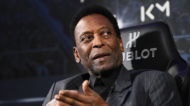 Huyền thoại bóng đá Pele phải nhập viện ở Brazil