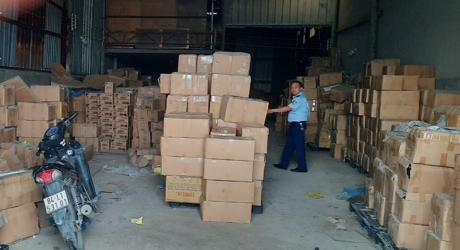 TP HCM: Phát hiện 5 kho, nhà xưởng mỹ phẩm nhái, giả quy mô "khủng"