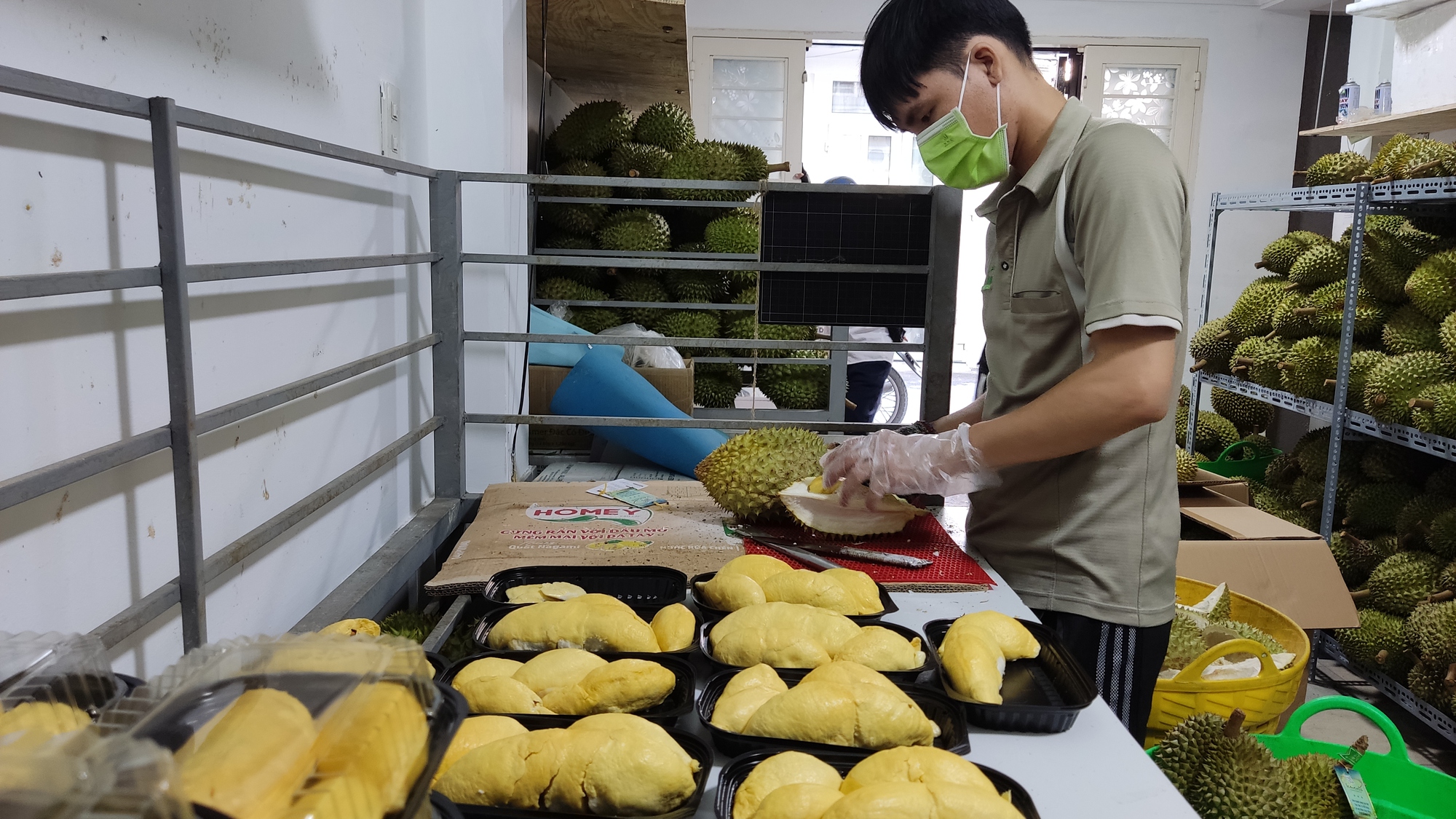 Bộ trưởng Lê Minh Hoan lo nông dân đổ xô trồng sầu riêng, chanh leo