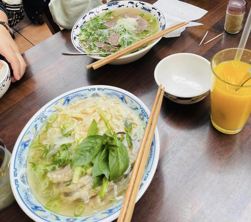 Ăn phở nơi xứ xa