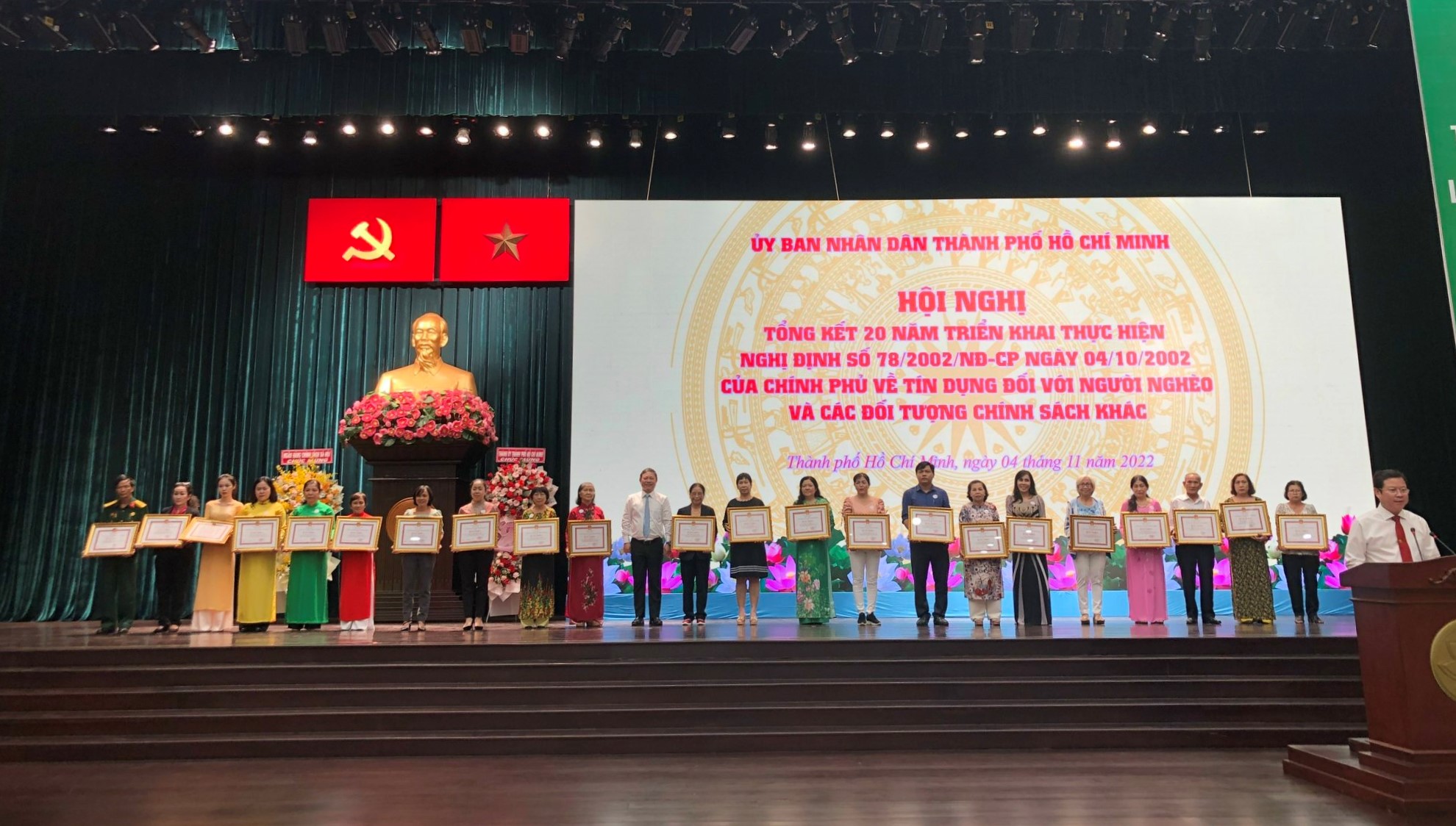 Nỗ lực giải ngân hơn 2.000 tỉ đồng cho Ngân hàng Chính sách xã hội chi nhánh TP HCM