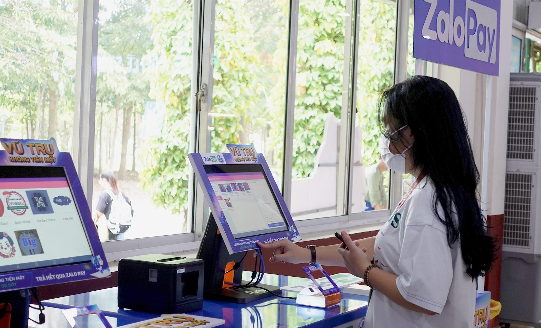 ZaloPay đưa m&ocirc; h&igrave;nh &ldquo;Canteen kh&ocirc;ng tiền mặt&rdquo; v&agrave;o trường học - Ảnh 1.