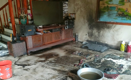 Vụ 3 con gái đốt nhà mẹ đẻ khiến cả 4 người bỏng nặng: Điều tra hành vi giết người