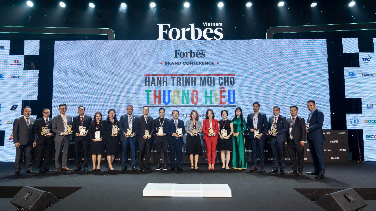 Vietcombank dẫn đầu Top 25 thương hiệu tài chính hàng đầu Việt Nam - Ảnh 2.