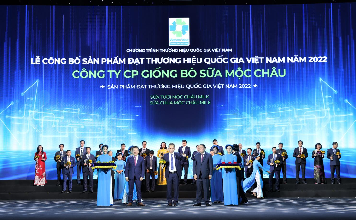 Vinamilk - Thương hiệu trị giá 2,8 tỉ USD tiếp tục được vinh danh thương hiệu quốc gia - Ảnh 2.